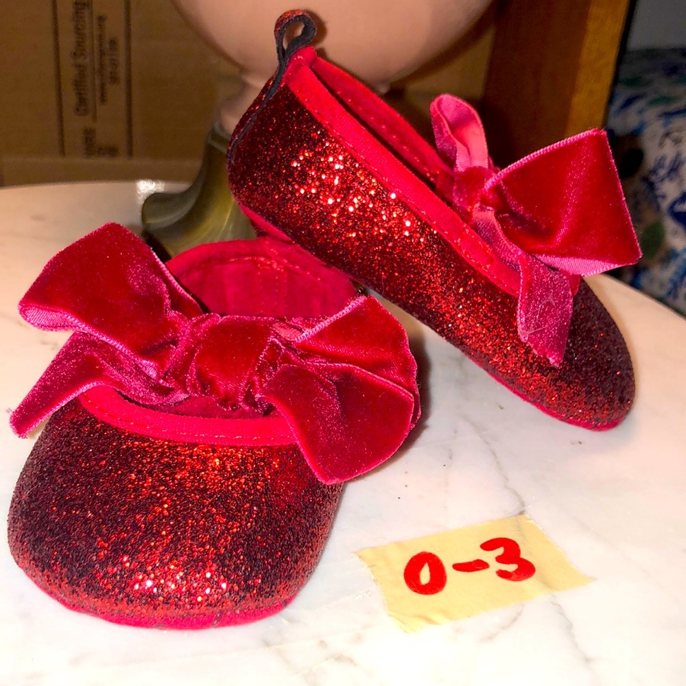 NWOT | baby girl red sparkly bow shoes
